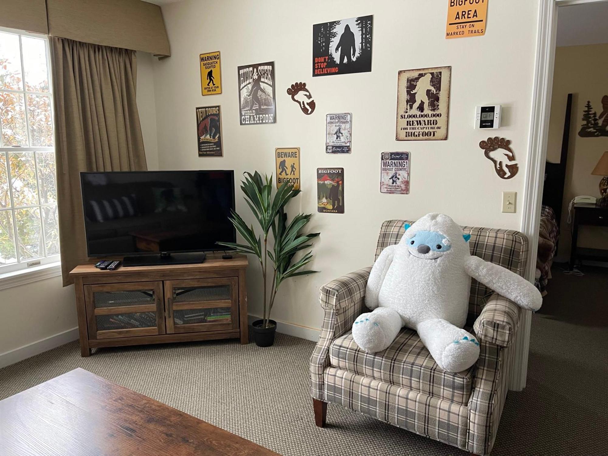 Unique Yeti-Theme Ski On Off Suite Jiminy-Sleeps 4 Hancock Ngoại thất bức ảnh